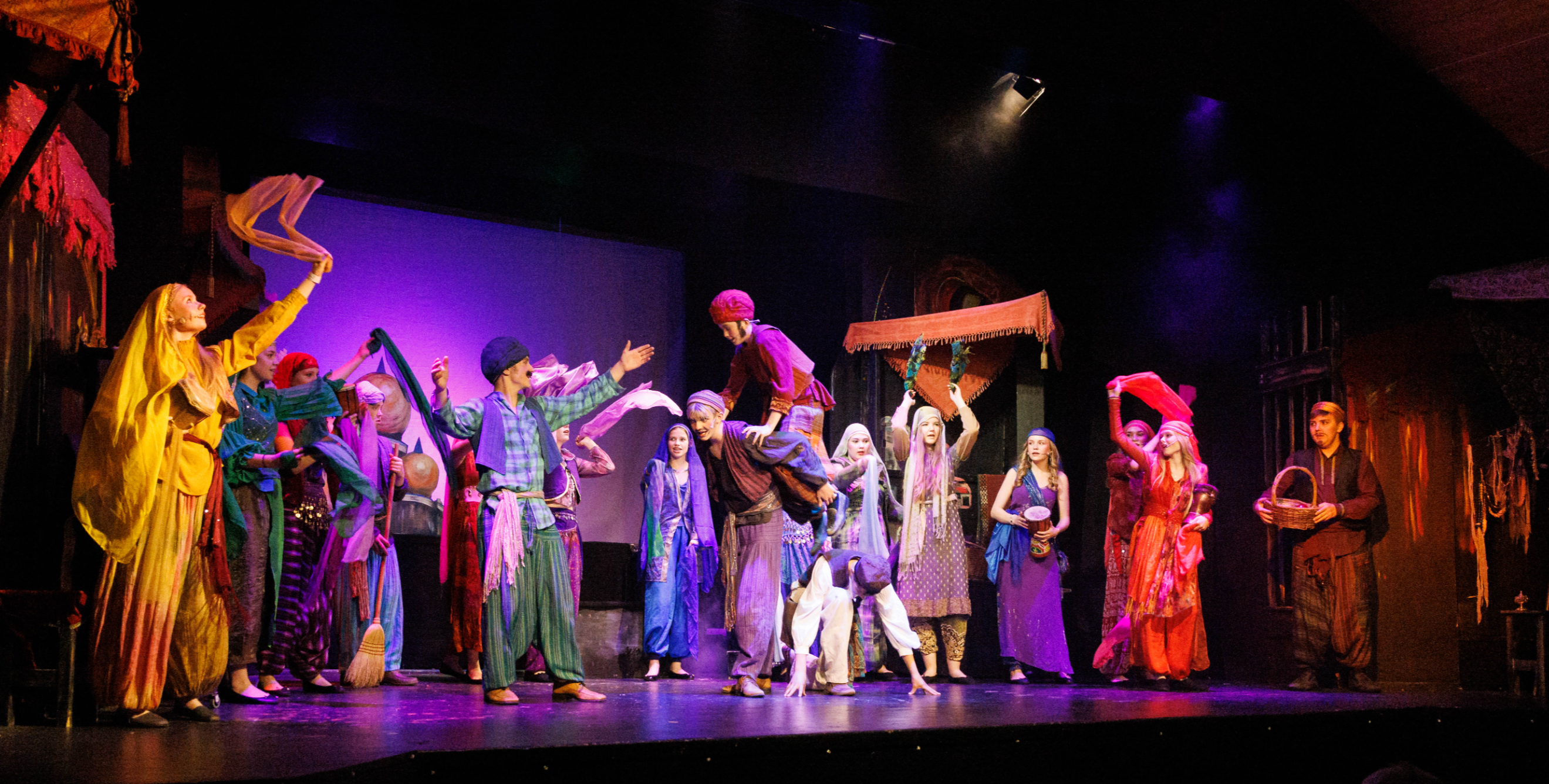 Theatre stage performance in Nordøyane