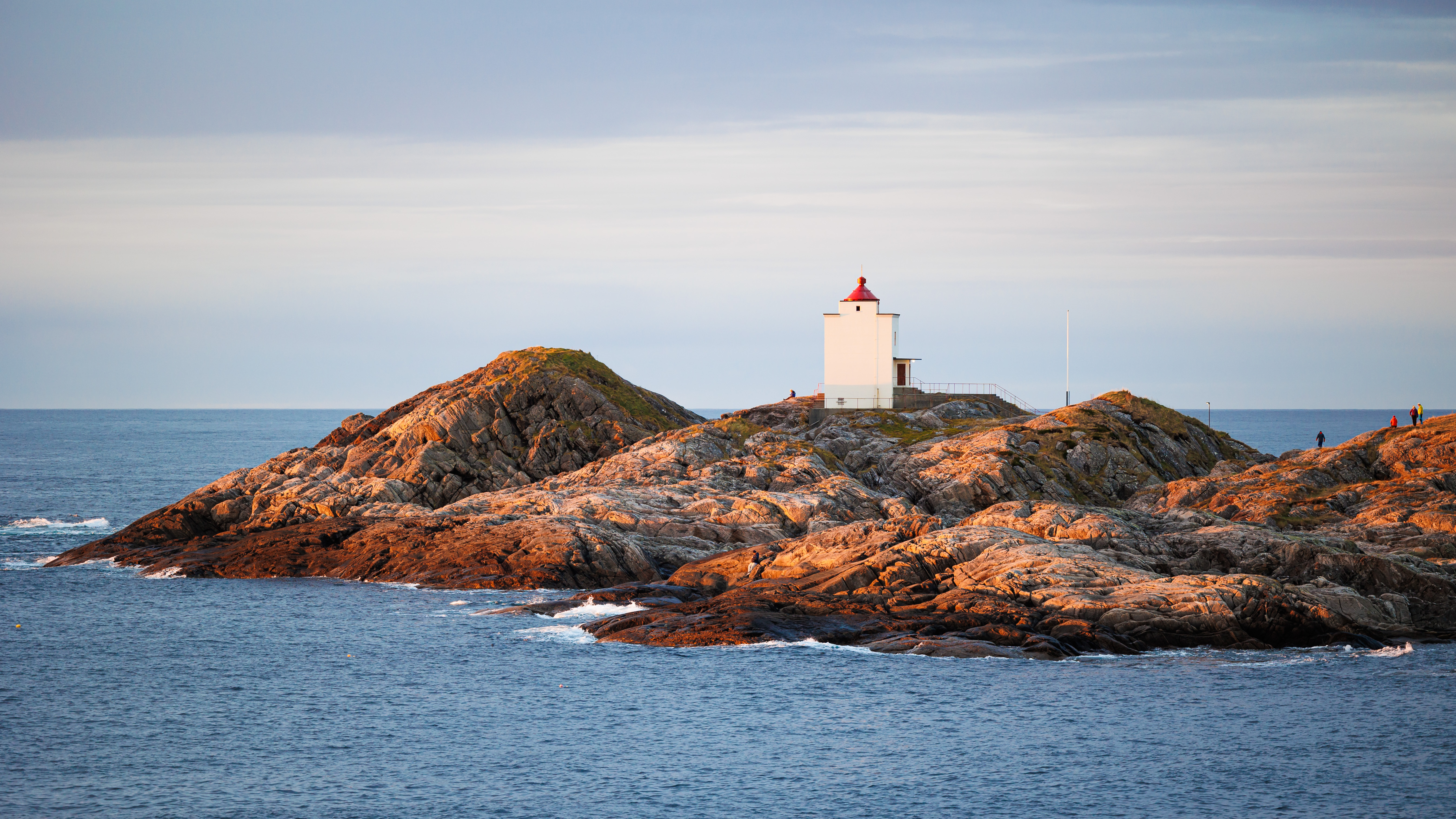 Ulla Lighthouse on a rocky coastline