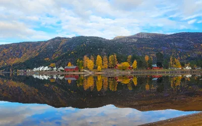 Byglandsfjord village by the crystal-clear lake