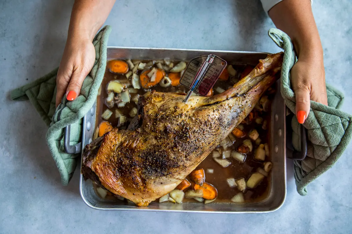 A beautifully roasted leg of lamb served as the traditional Norwegian Easter dinner