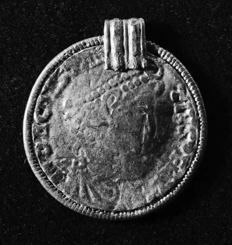 Roman gold medallion featuring emperors Constantius II and Valens, found in the Haram treasure