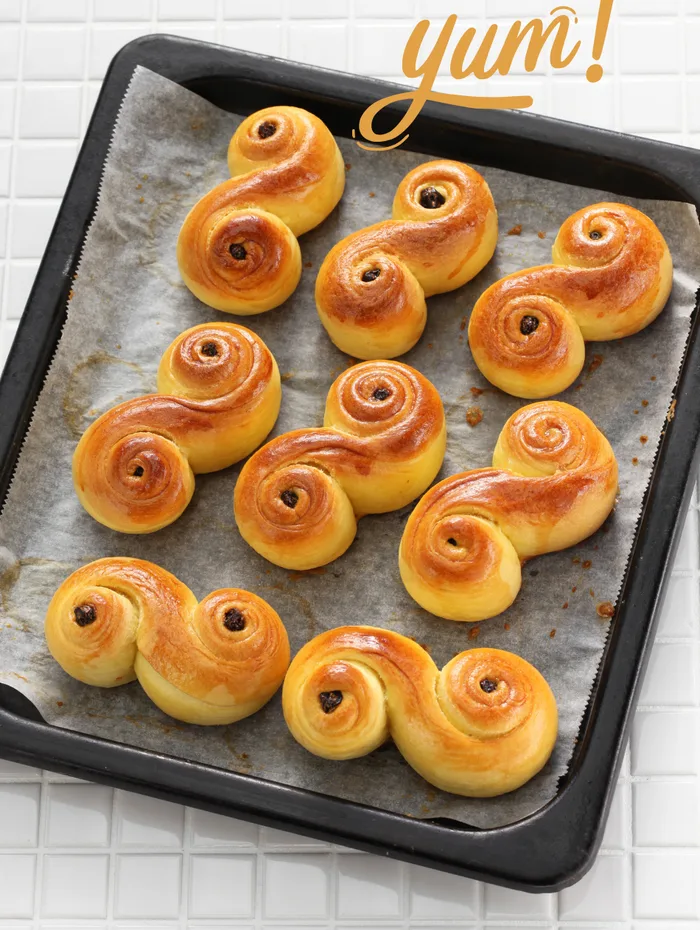 Vintage Christmas card illustration by Adele Søderberg showing a Lucia figure