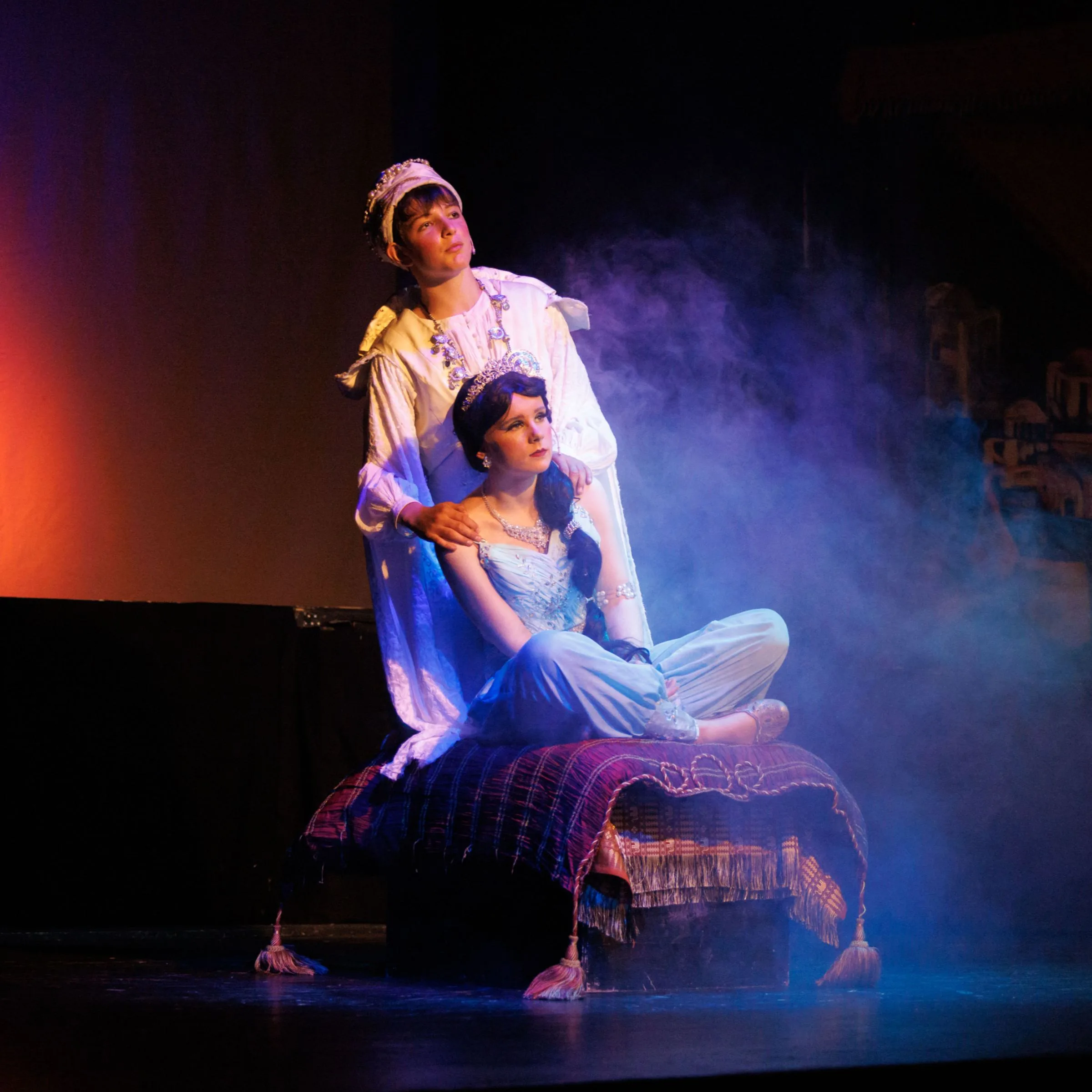 The famous scene from Aladdin performed by theater enthusiasts on Flemsøya/Skuløya in Nordøyane