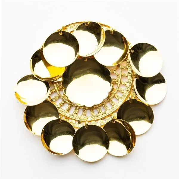 Gilded lauvsølje brooch, a replica of an 1840s original with detailed filigree work, crafted by the Hillestad silversmiths
