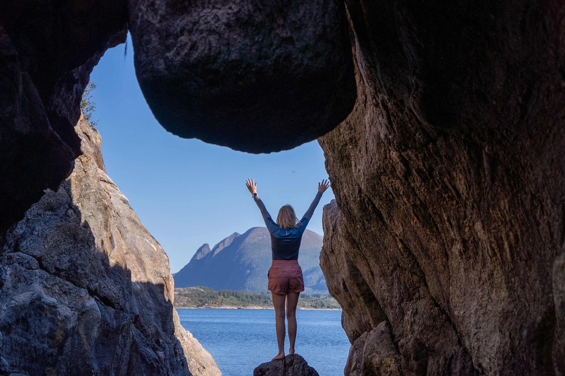 Aukrabolten on the north side of the island Gossen