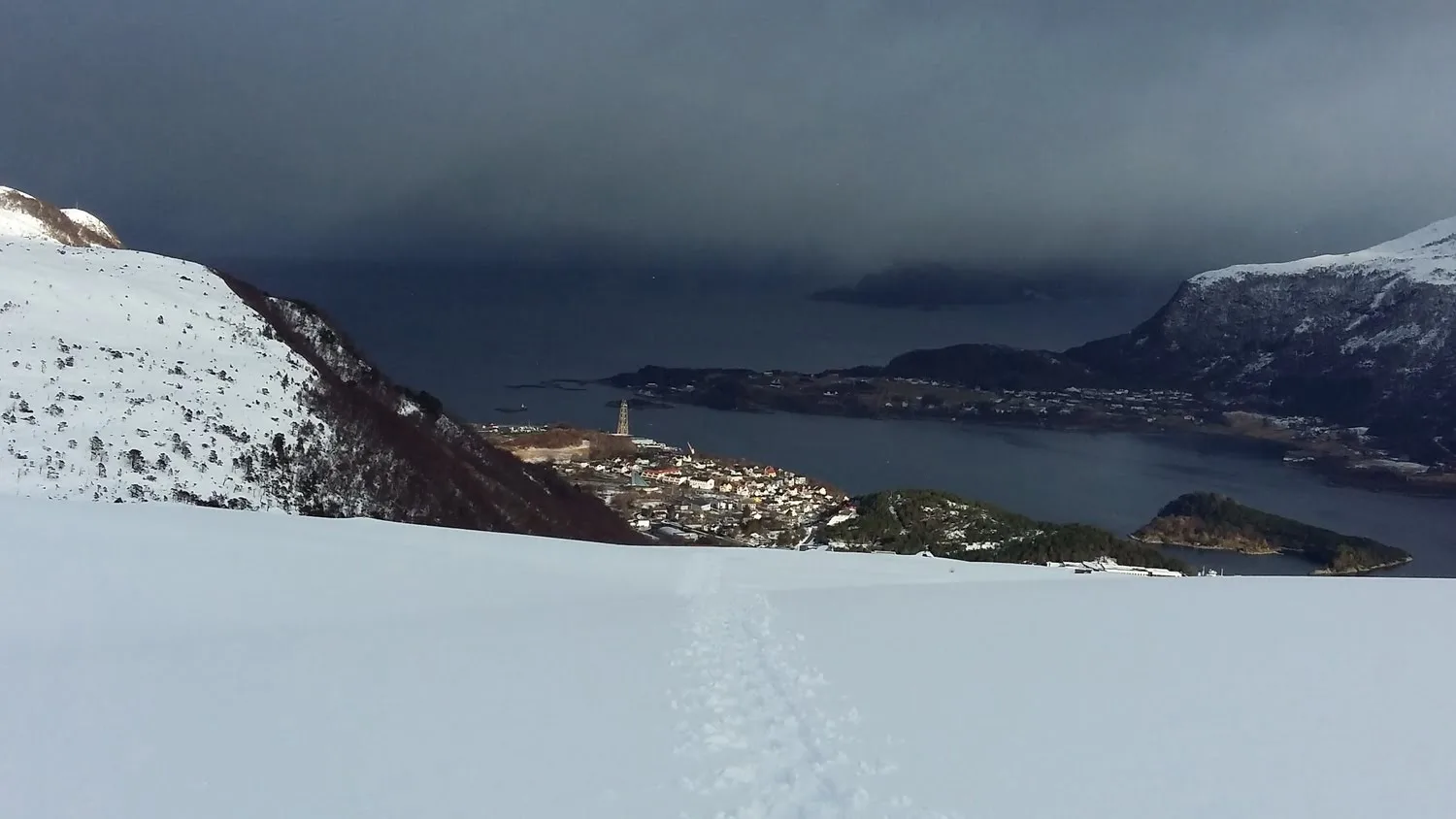 Brattvåg from Ryssdalen