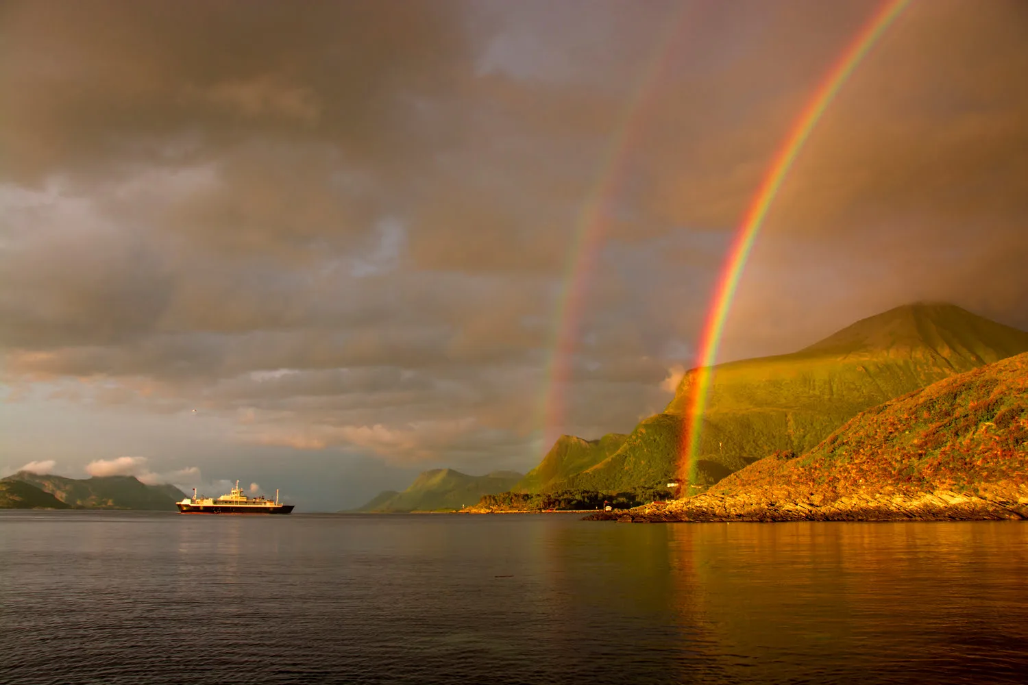Rainbow over Brattvåg