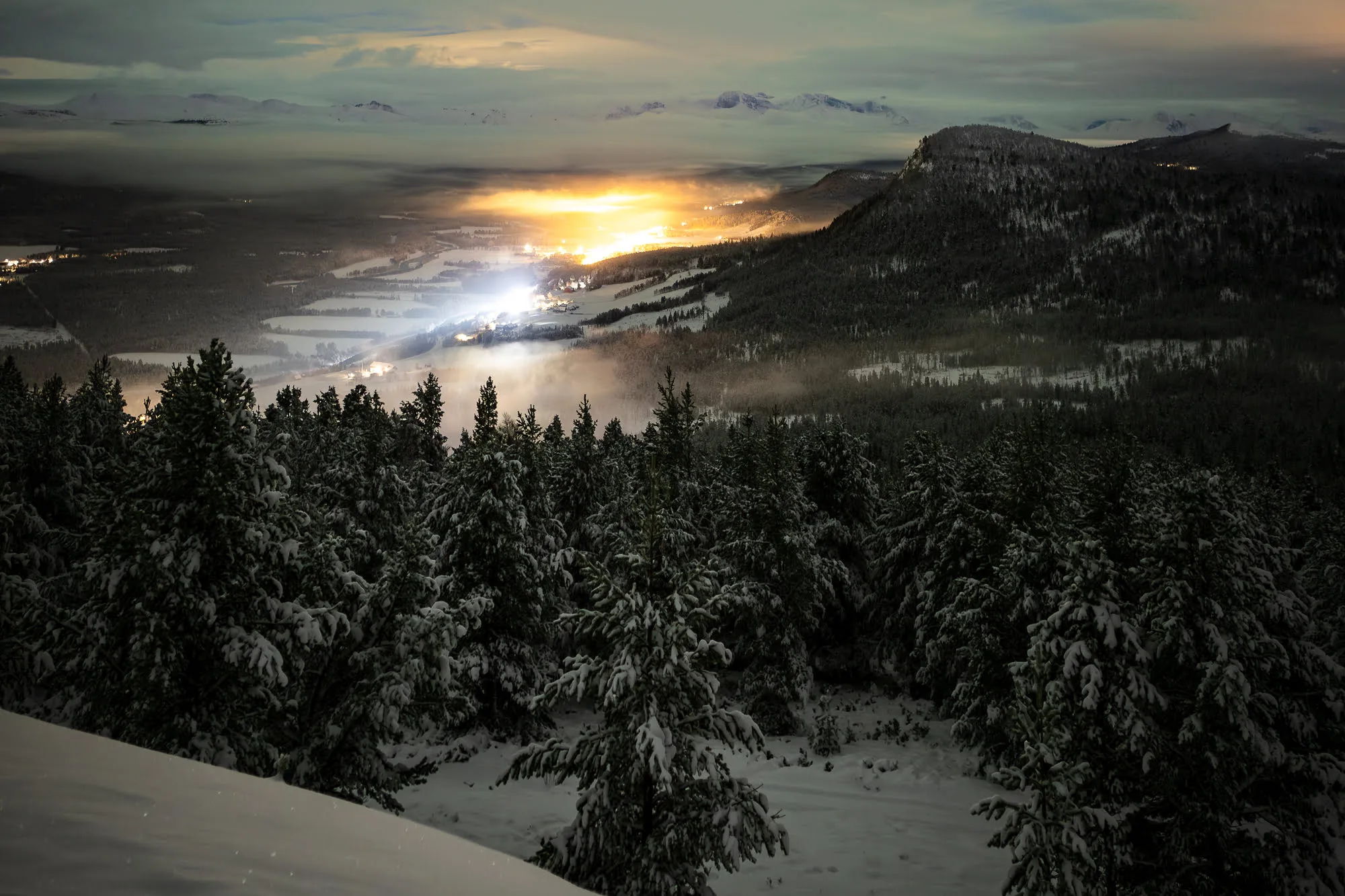 Golden sunset over the Folldal valley