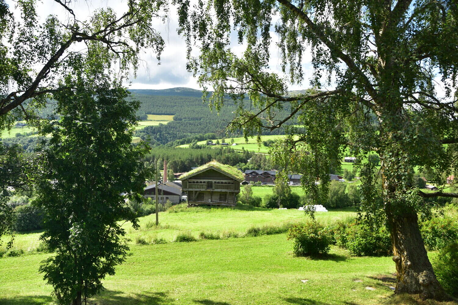 Bjølstad Loft in Heidal, a historic wooden building in Gudbrandsdalen