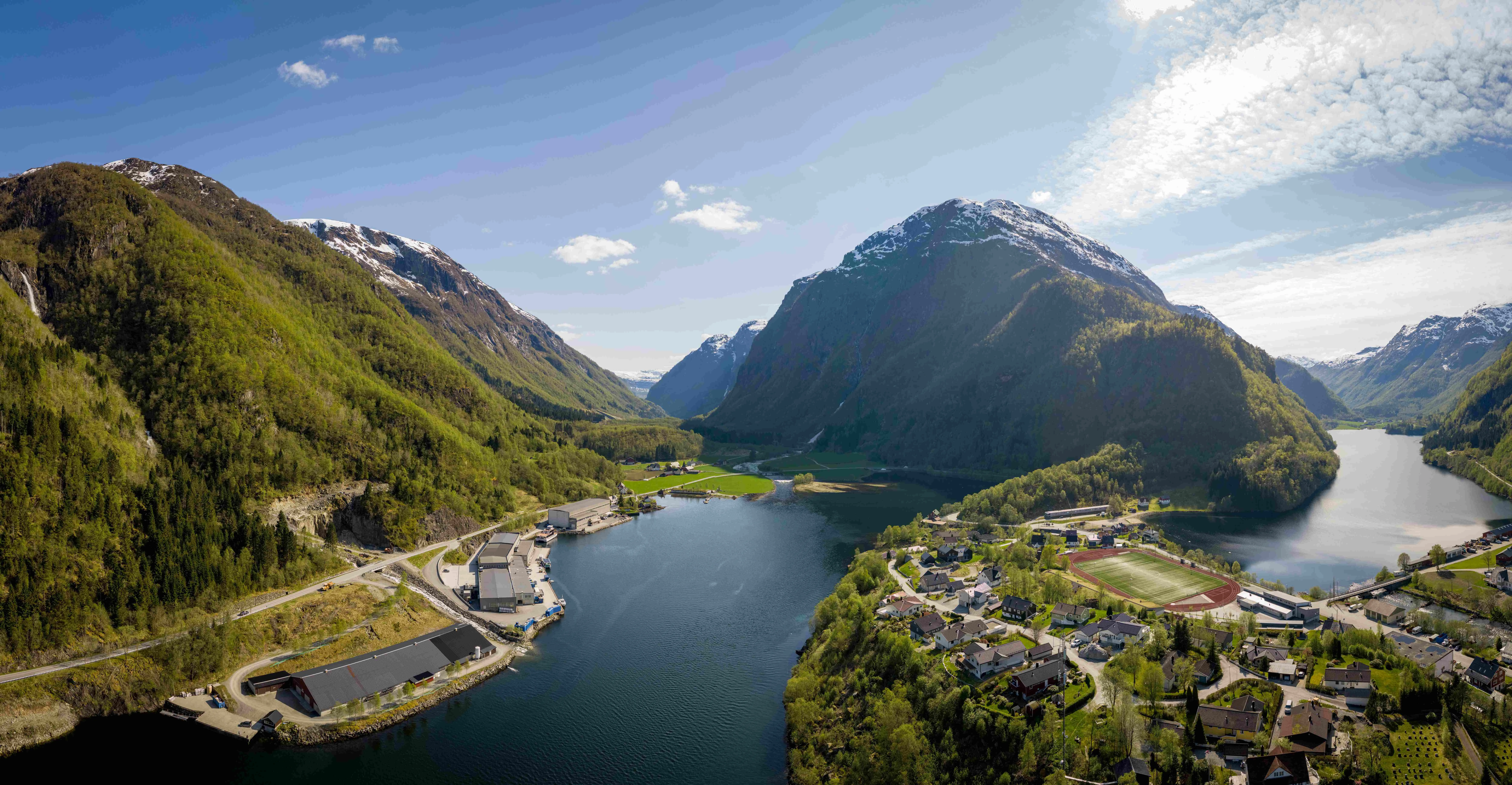 Downtown Hyen with mountains and the fjord