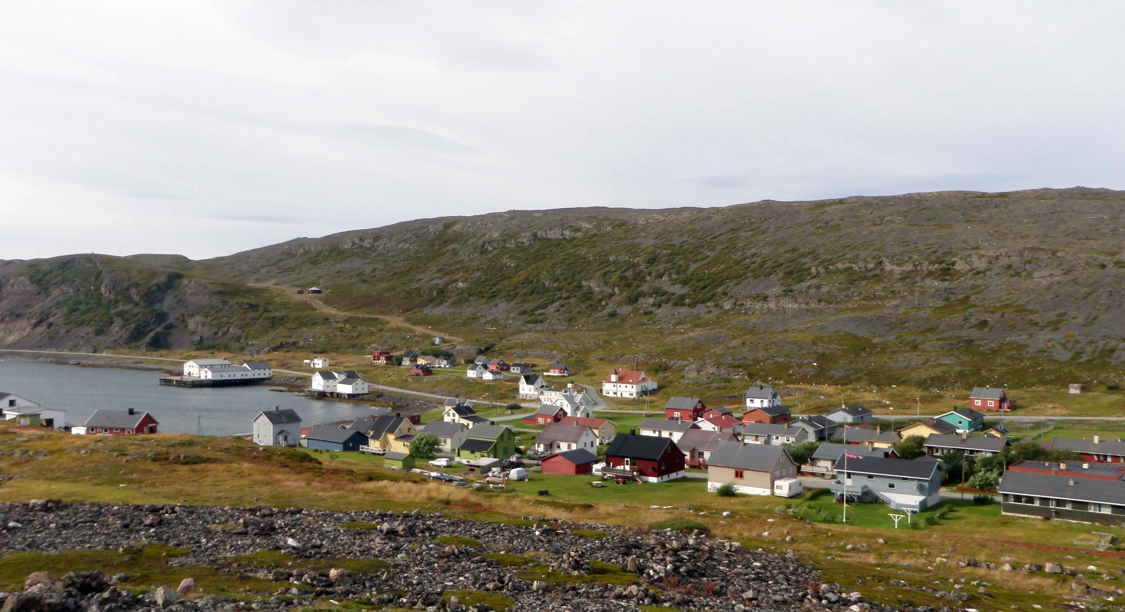 Kongsfjord village view