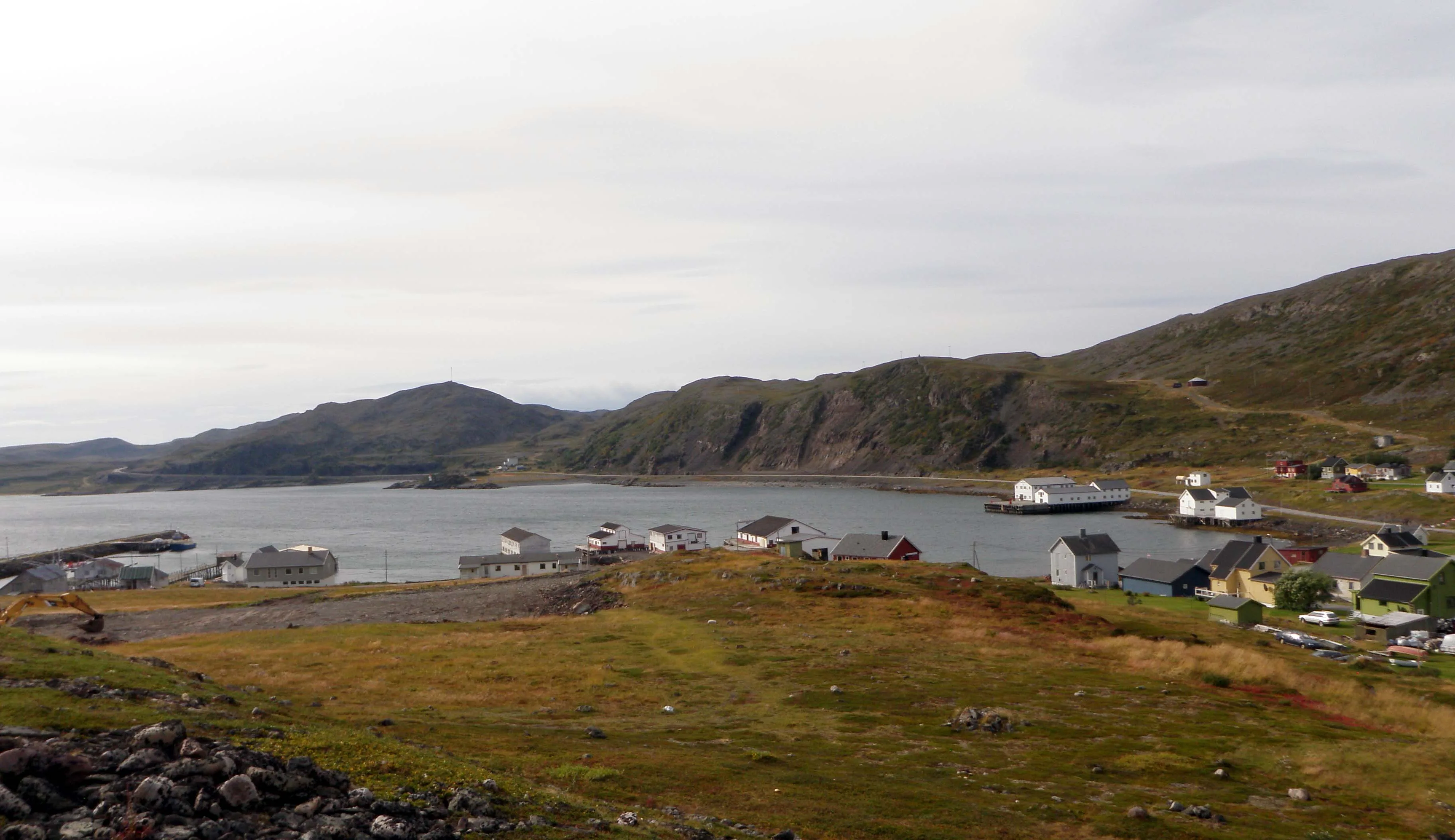 Historic fisheries along the shoreline at Kongsfjord