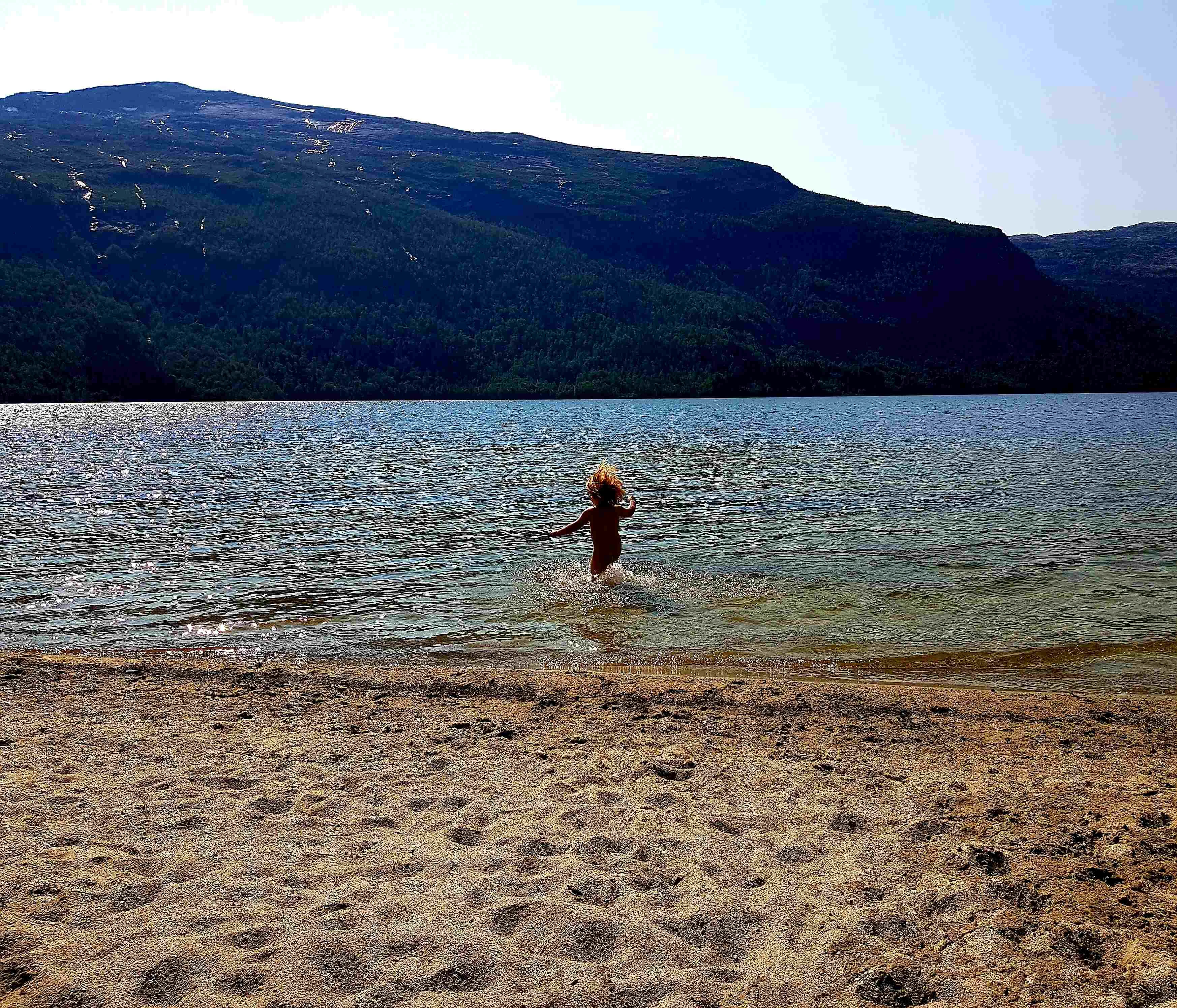 Fine-grained sand beach along Storefjorden at Solheim