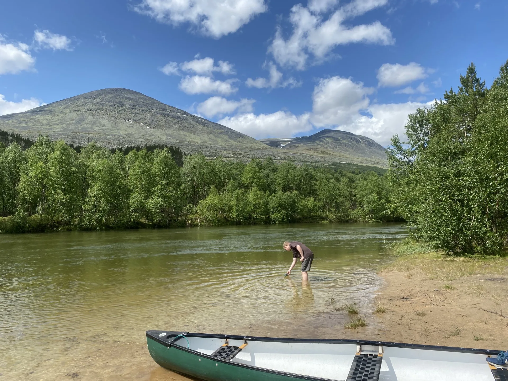 Canoe on the Nord-Atna river